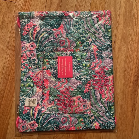 NWT LILLY PULITZER Quilted Backpack in Multi Banana Split pattern - Picture 4 of 5